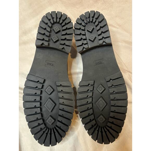 TOMS Cara Black Leather Platform Loafers Women’s 9 Lug Sole Modern Preppy - Picture 4 of 9